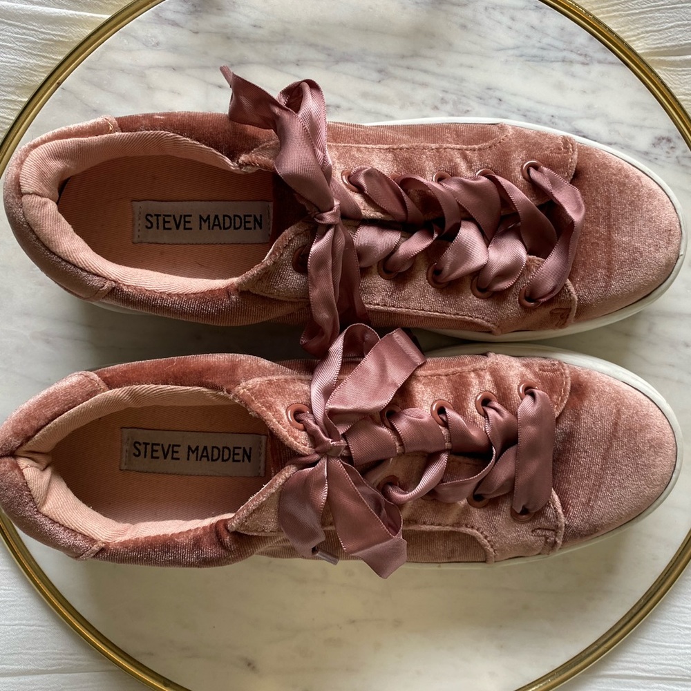 Steve Madden Velvet Sneakers